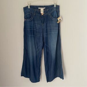 American Rag Juniors Wide Leg Cropped Pants size 3
